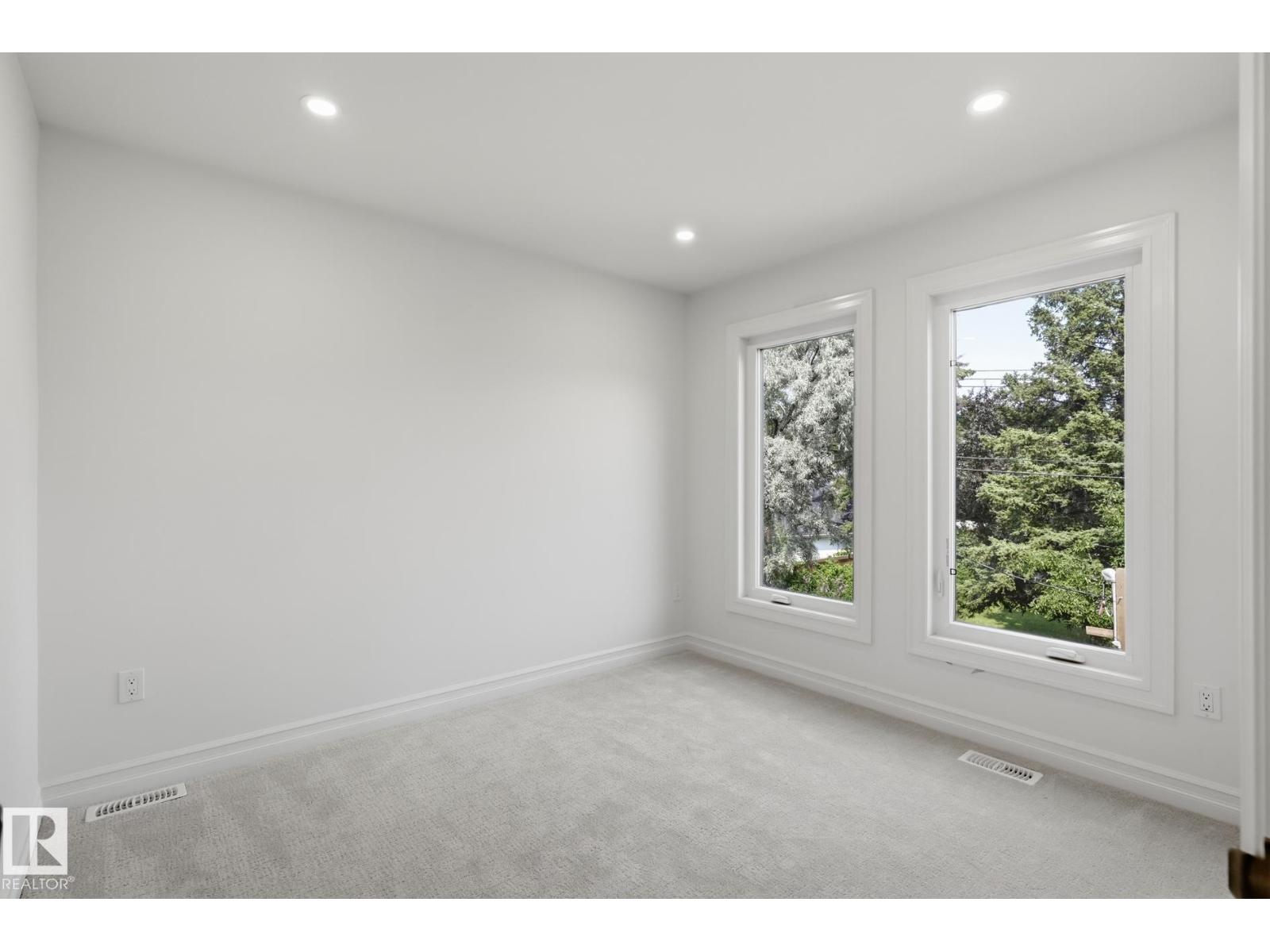 7305A 155 ST NW - 28