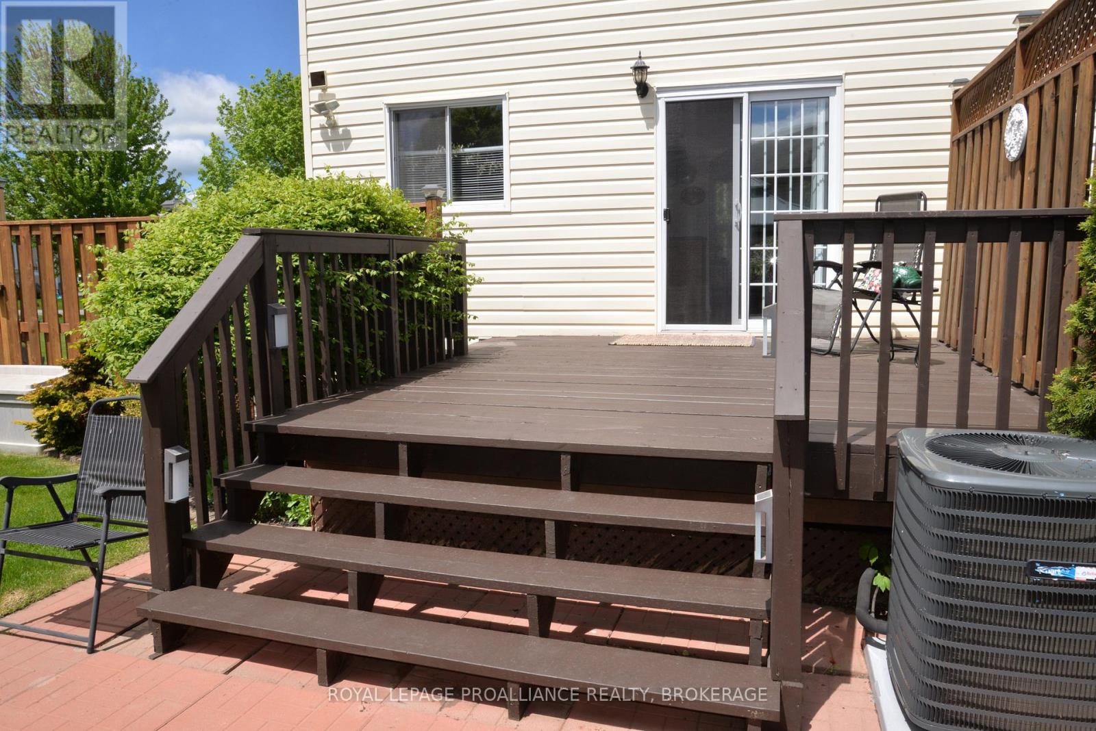 964 UXBRIDGE CRESCENT - 22