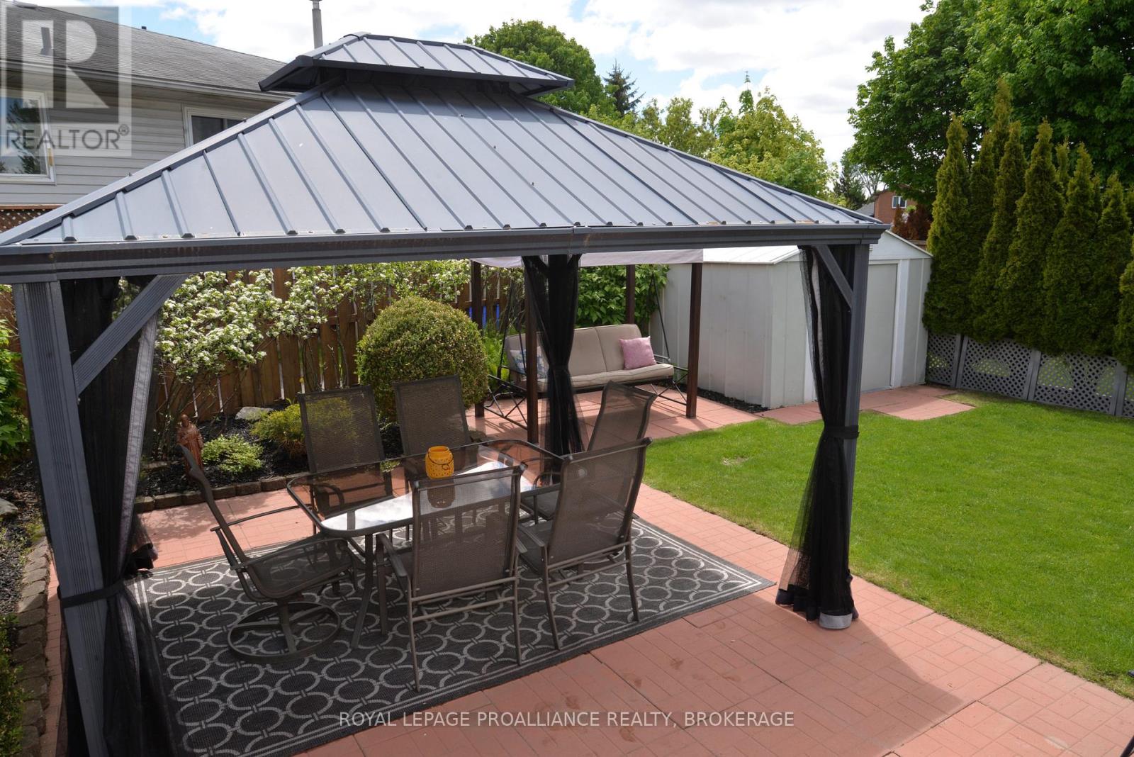 964 UXBRIDGE CRESCENT - 23