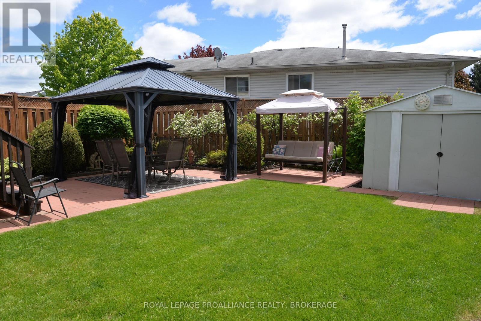 964 UXBRIDGE CRESCENT - 24