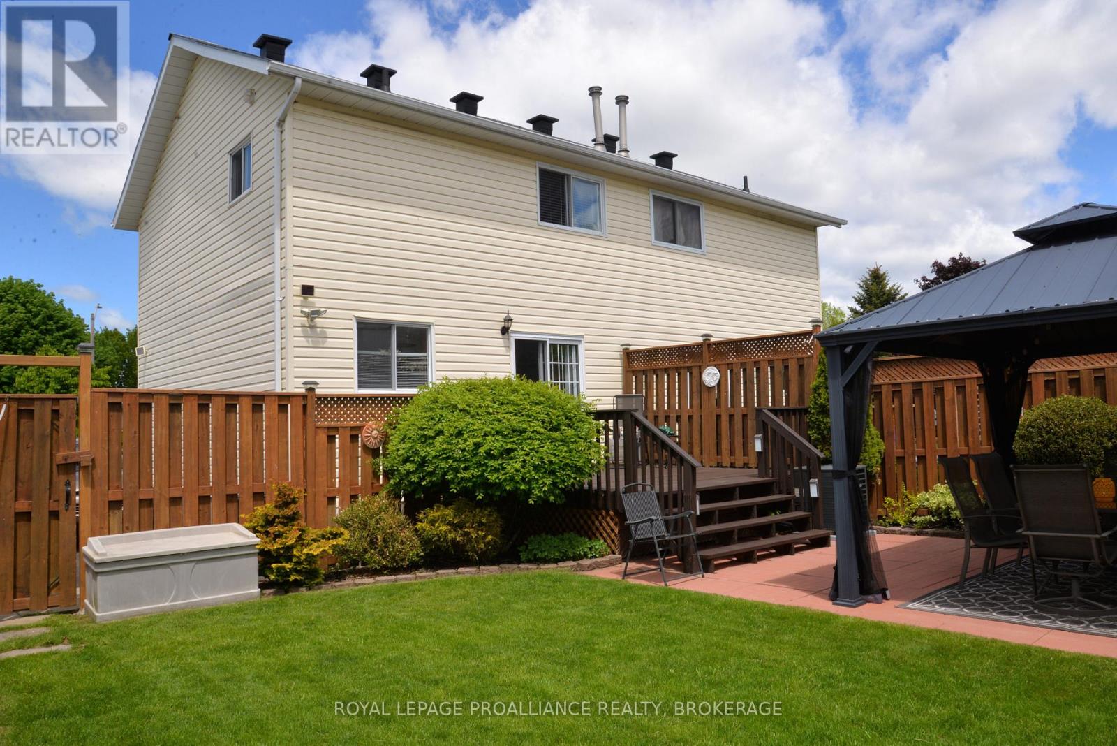 964 UXBRIDGE CRESCENT - 25