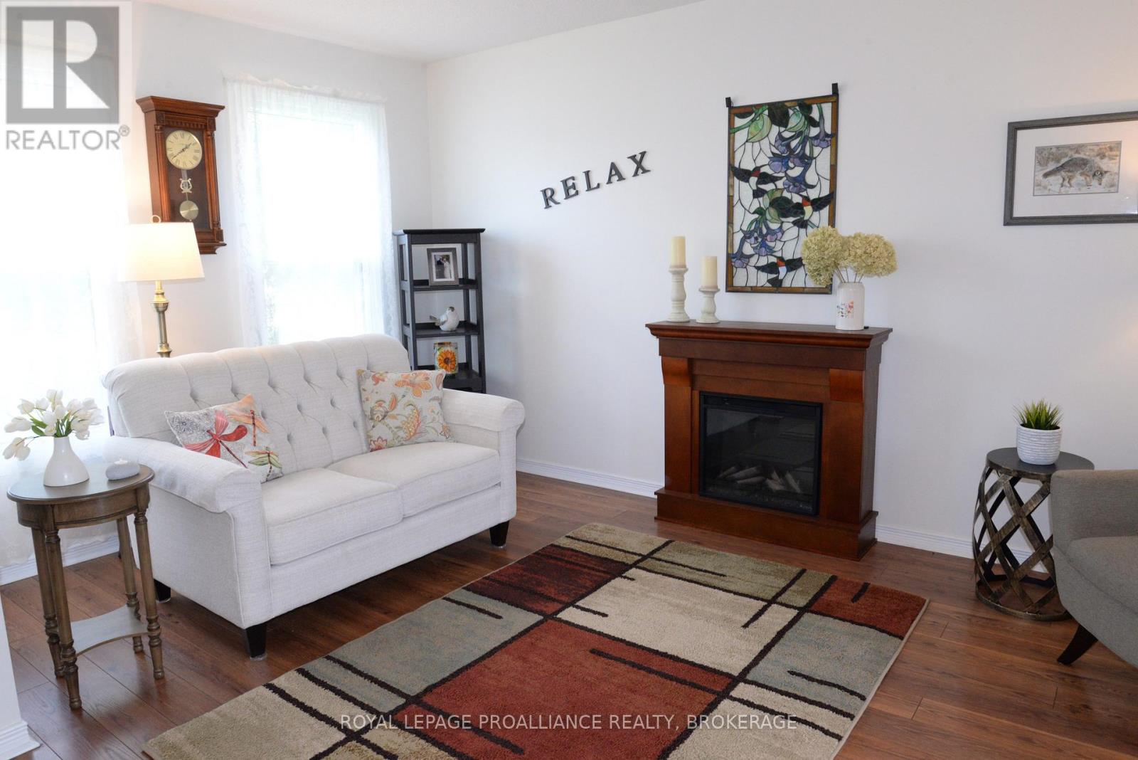 964 UXBRIDGE CRESCENT - 4