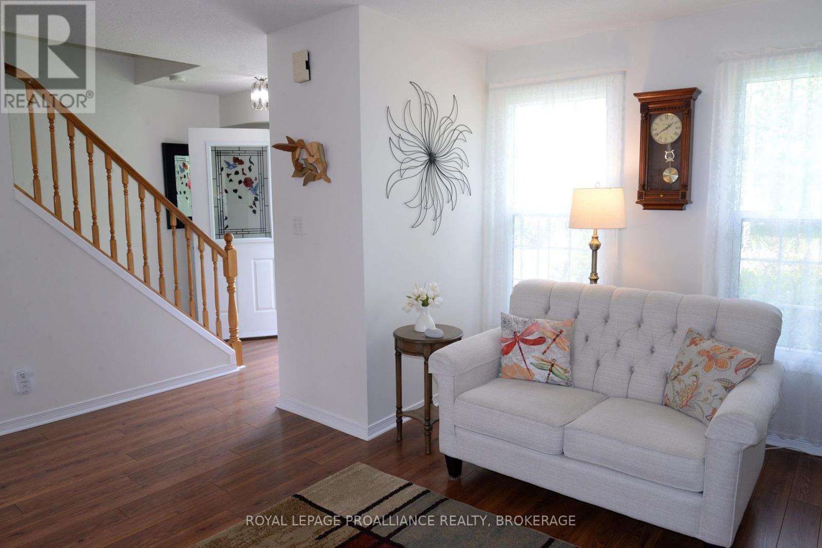 964 UXBRIDGE CRESCENT - 6