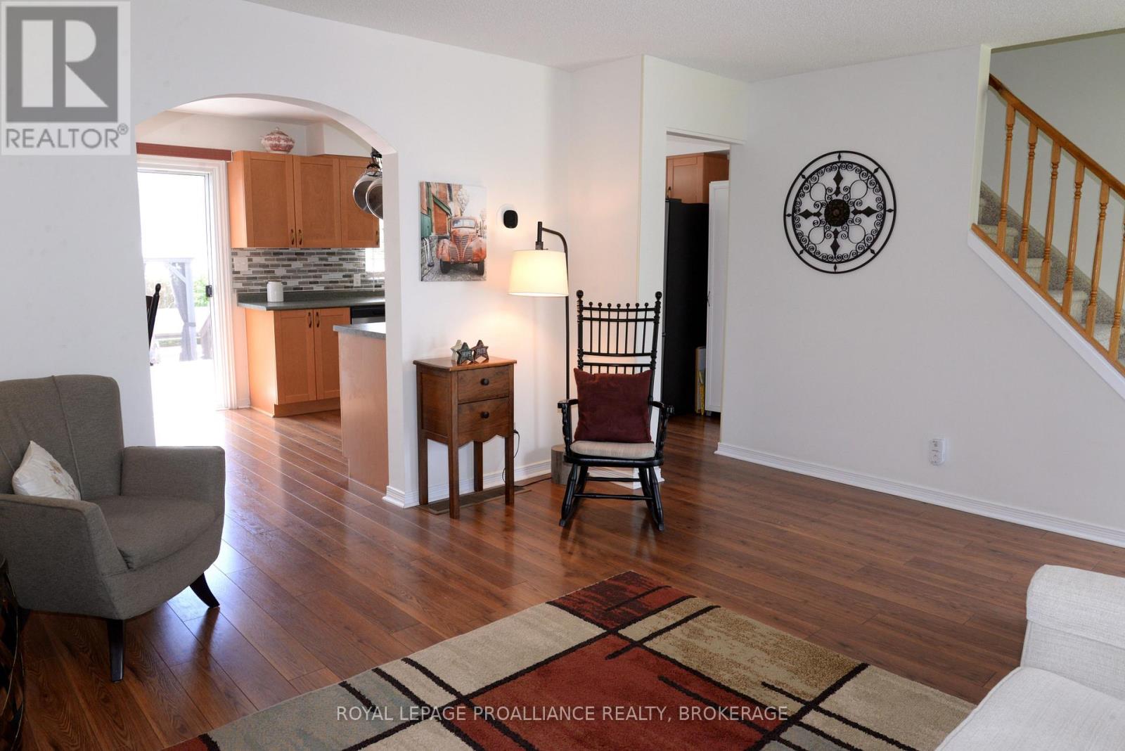 964 UXBRIDGE CRESCENT - 7