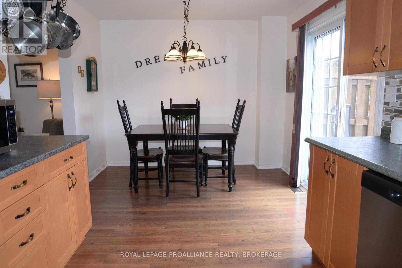 964 UXBRIDGE CRESCENT - 9