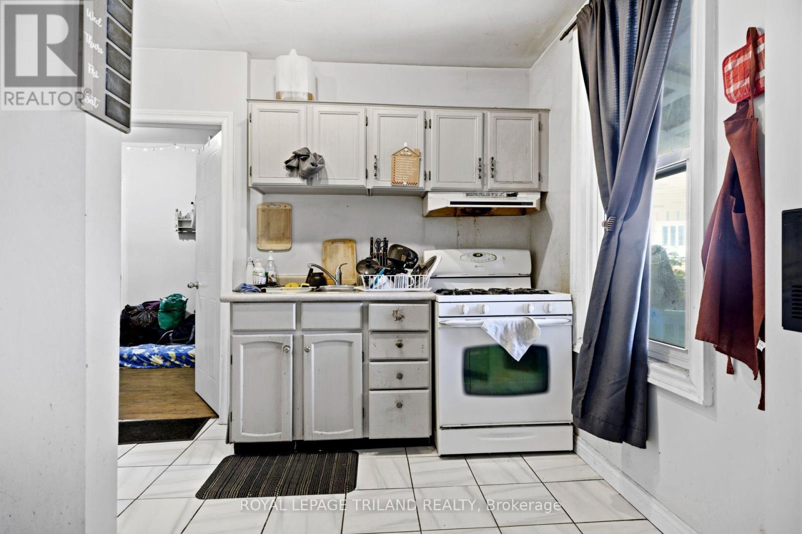 193 WHARNCLIFFE ROAD N - 32