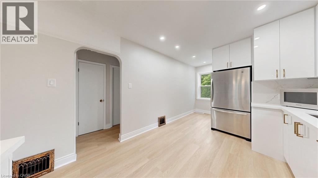59 LONGWOOD Road N - Image 9