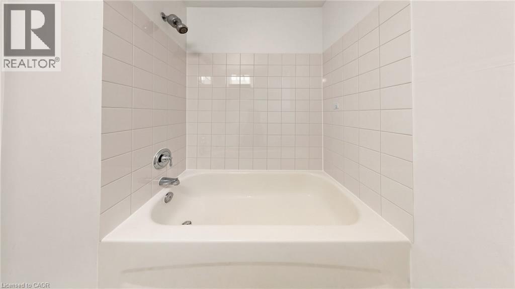 59 LONGWOOD Road N - Image 16