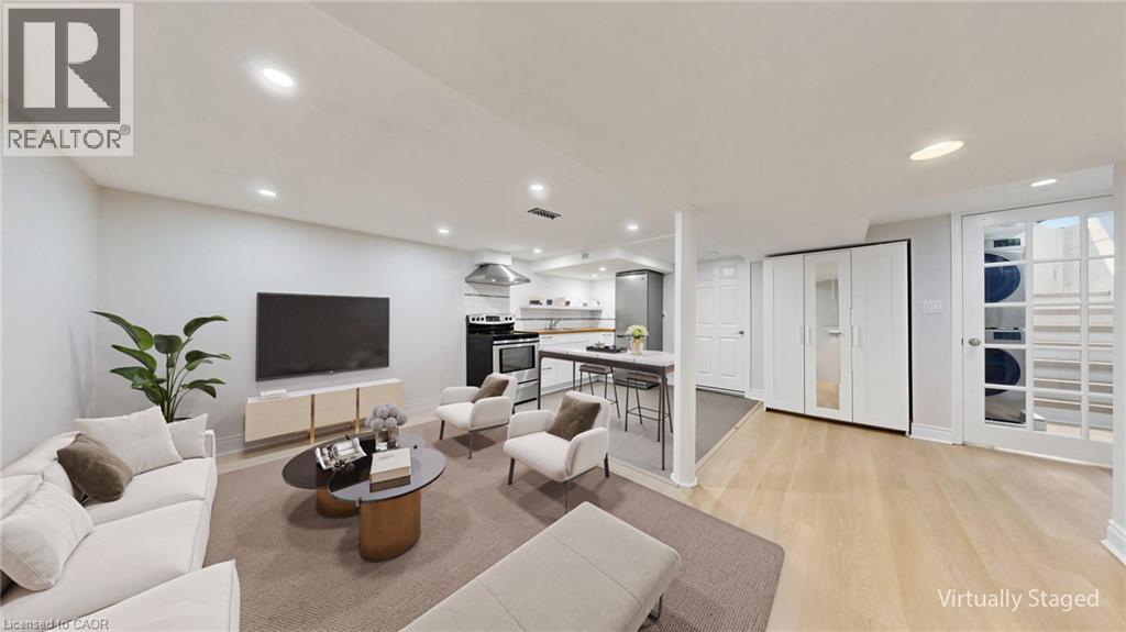 59 LONGWOOD Road N - Image 18