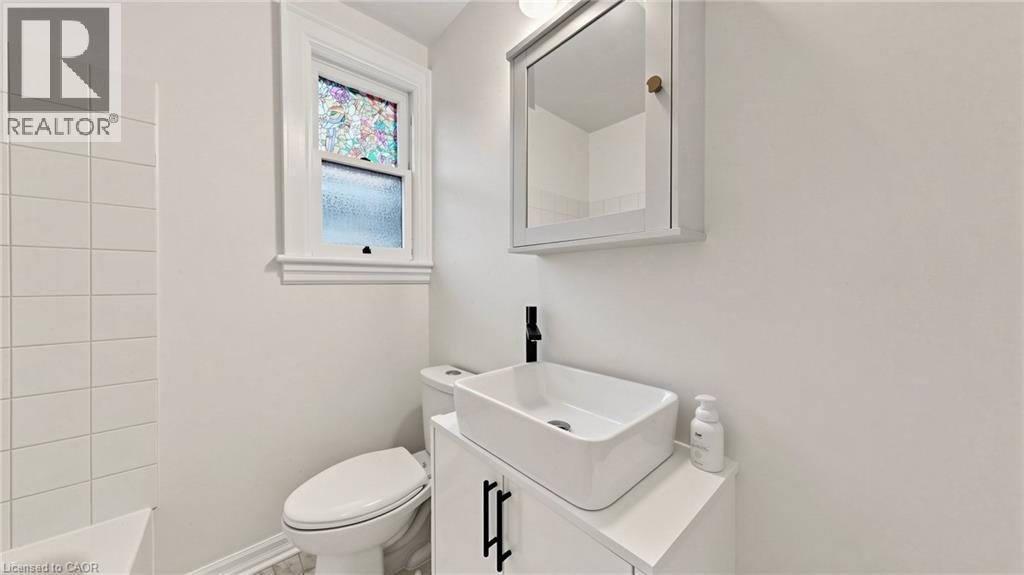 59 LONGWOOD Road N - Image 15
