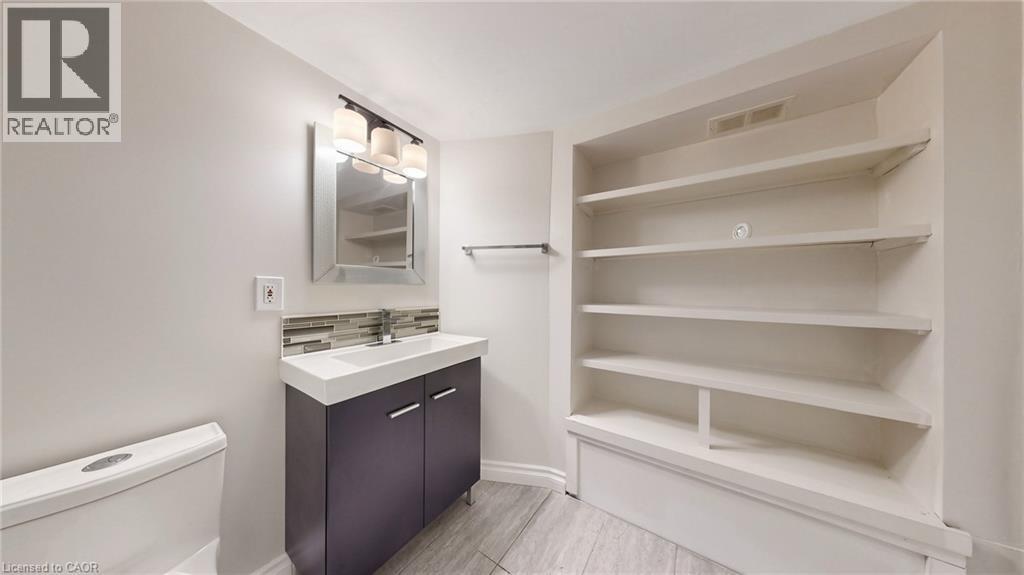 59 LONGWOOD Road N - Image 28
