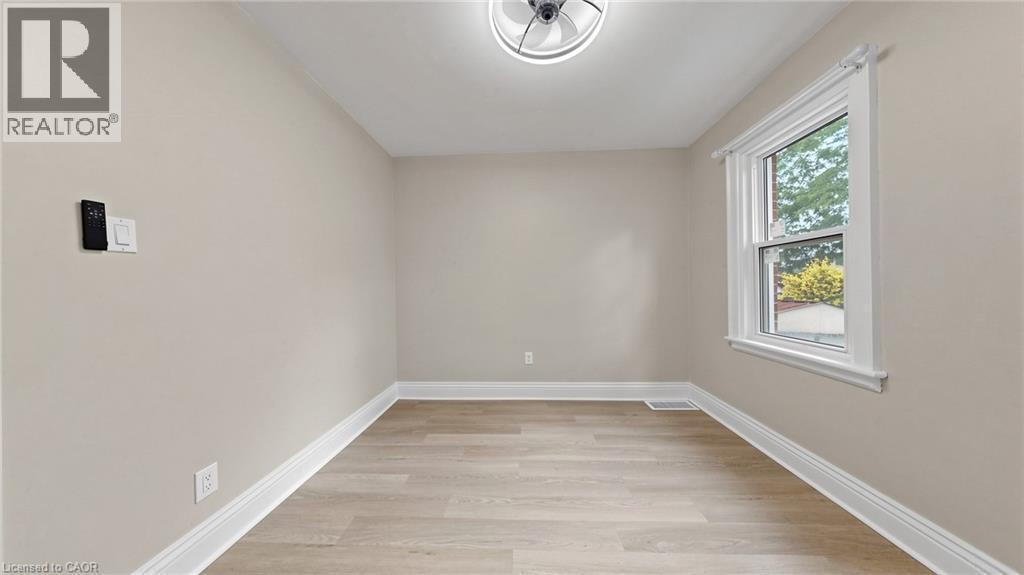 59 LONGWOOD Road N - Image 13