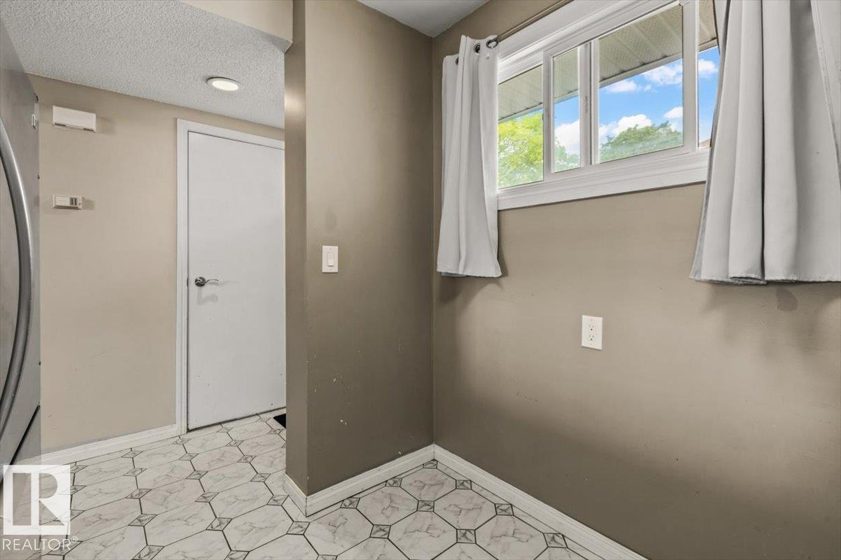 5512 19A Avenue NW - Photo 9