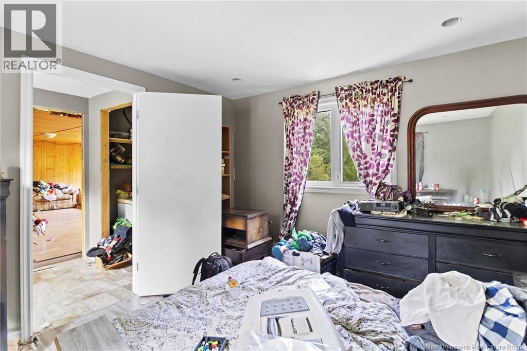 241 Fowler Road - 11