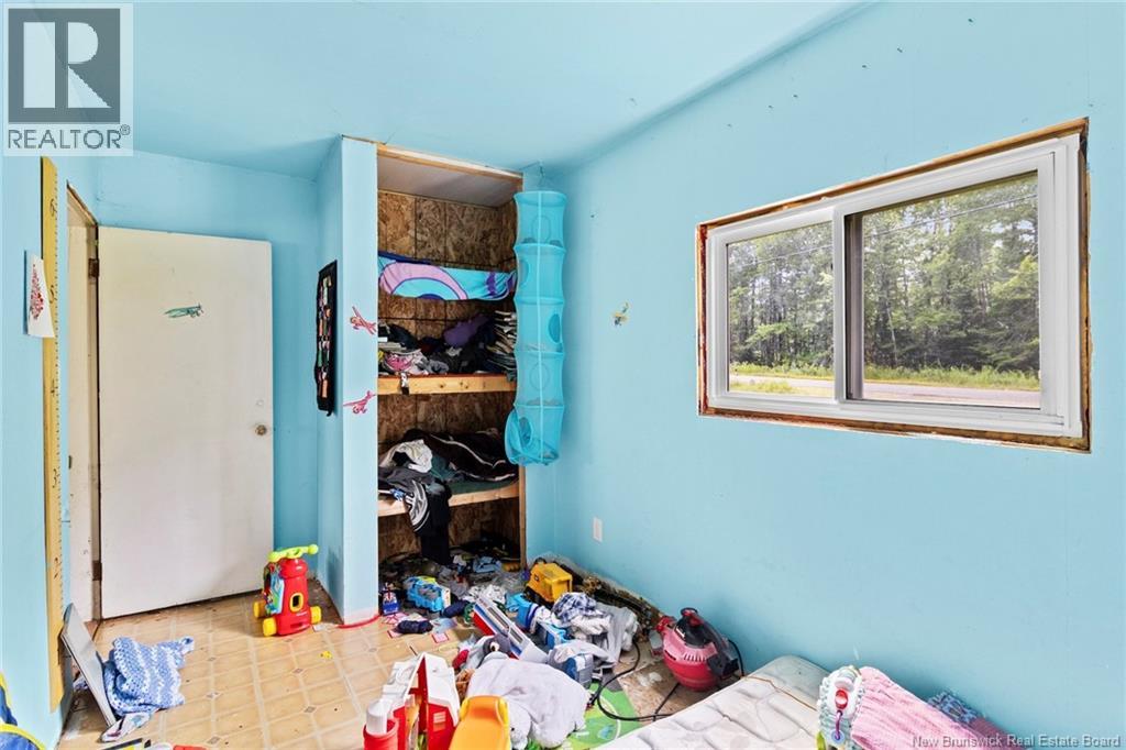 241 Fowler Road - 12