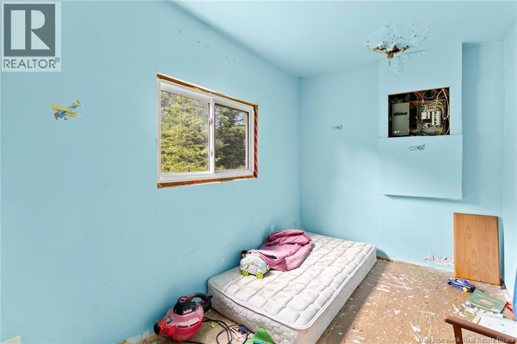241 Fowler Road - 13