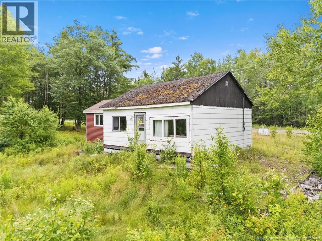241 Fowler Road - 21