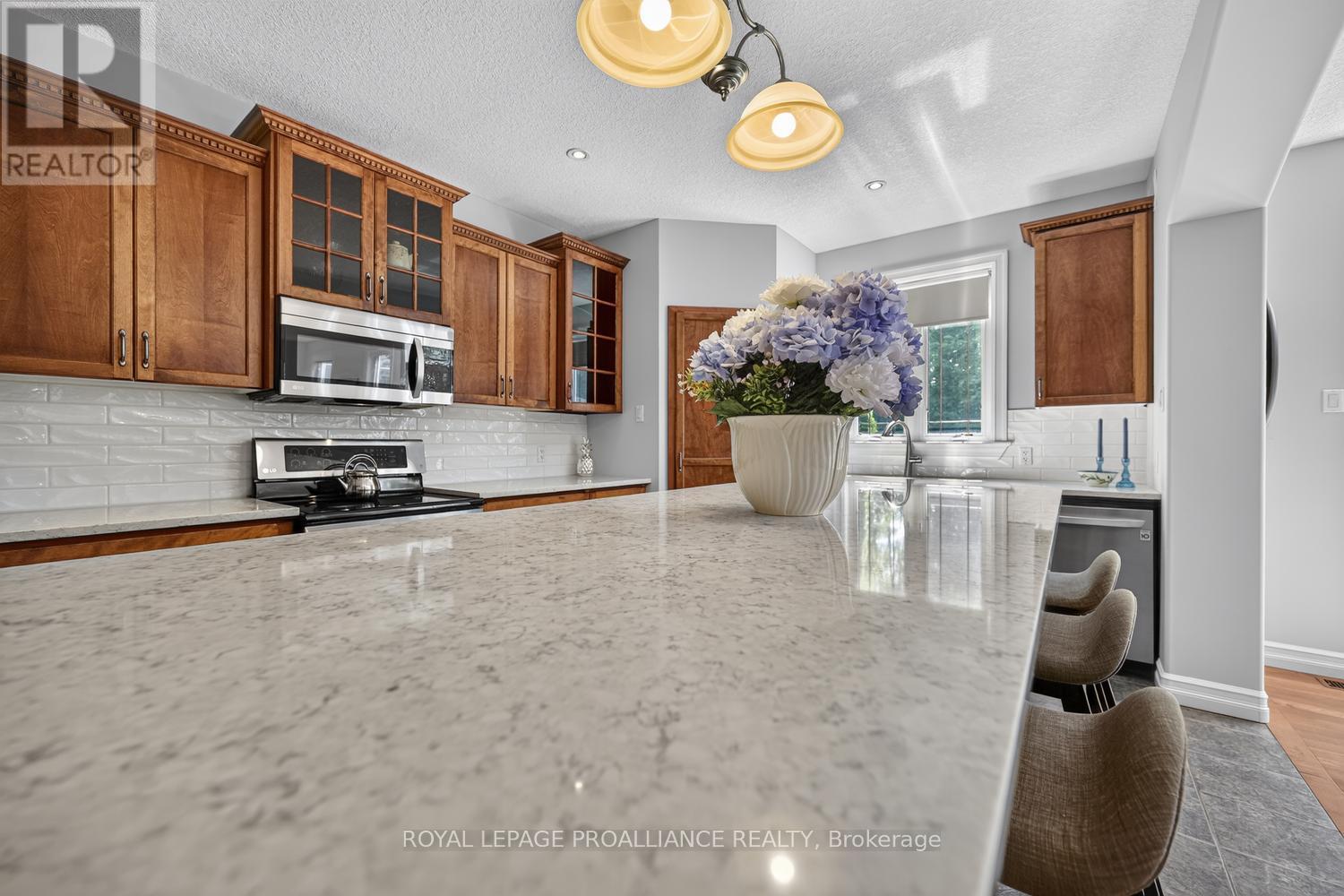 1330 CUTHBERTSON AVENUE - 18
