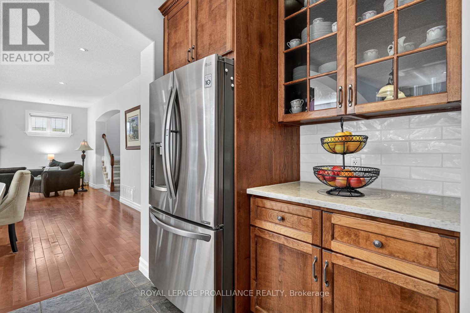 1330 CUTHBERTSON AVENUE - 19