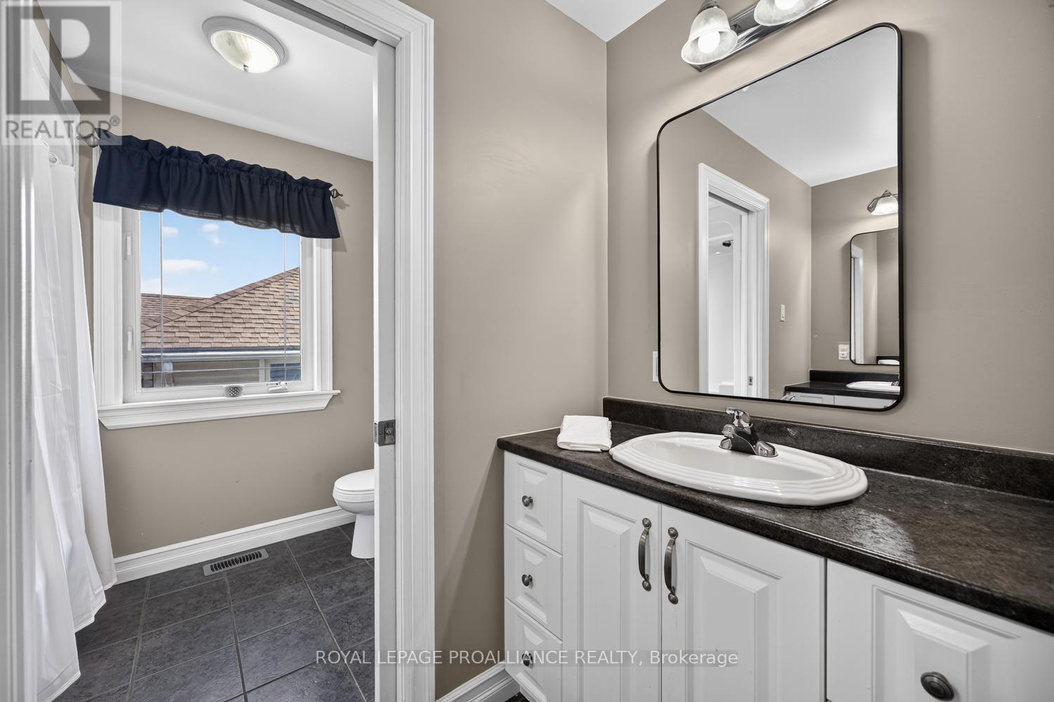 1330 CUTHBERTSON AVENUE - 34