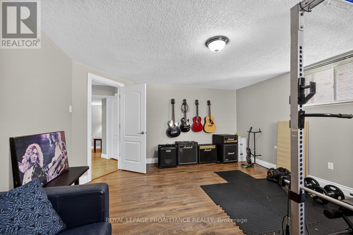 1330 CUTHBERTSON AVENUE - 40