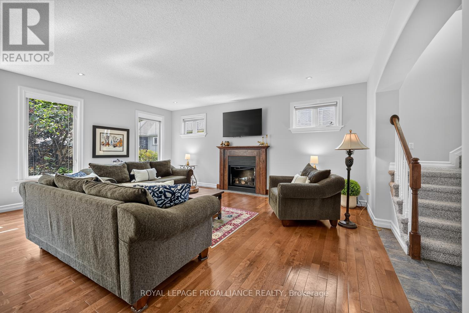 1330 CUTHBERTSON AVENUE - 7
