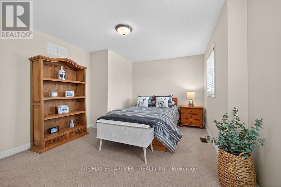 25 SOUTHWOOD CRESCENT - 30