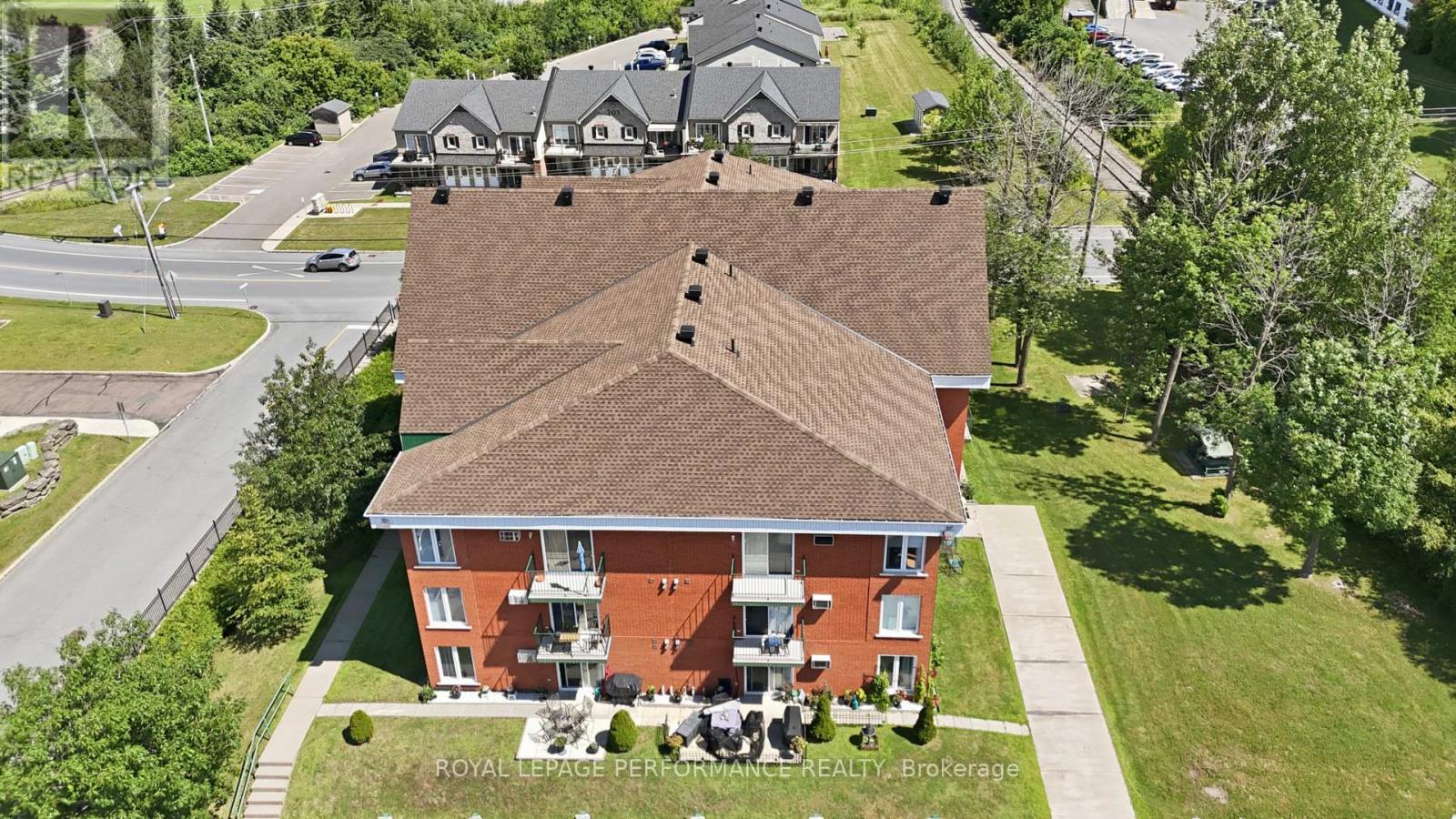 #122 1101 CLEMENT STREET - 32