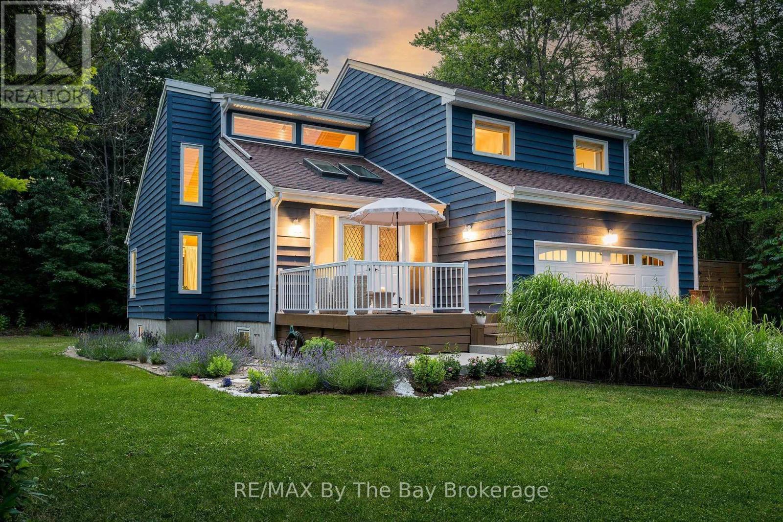 22 BRIDLEWOOD CRESCENT - 1
