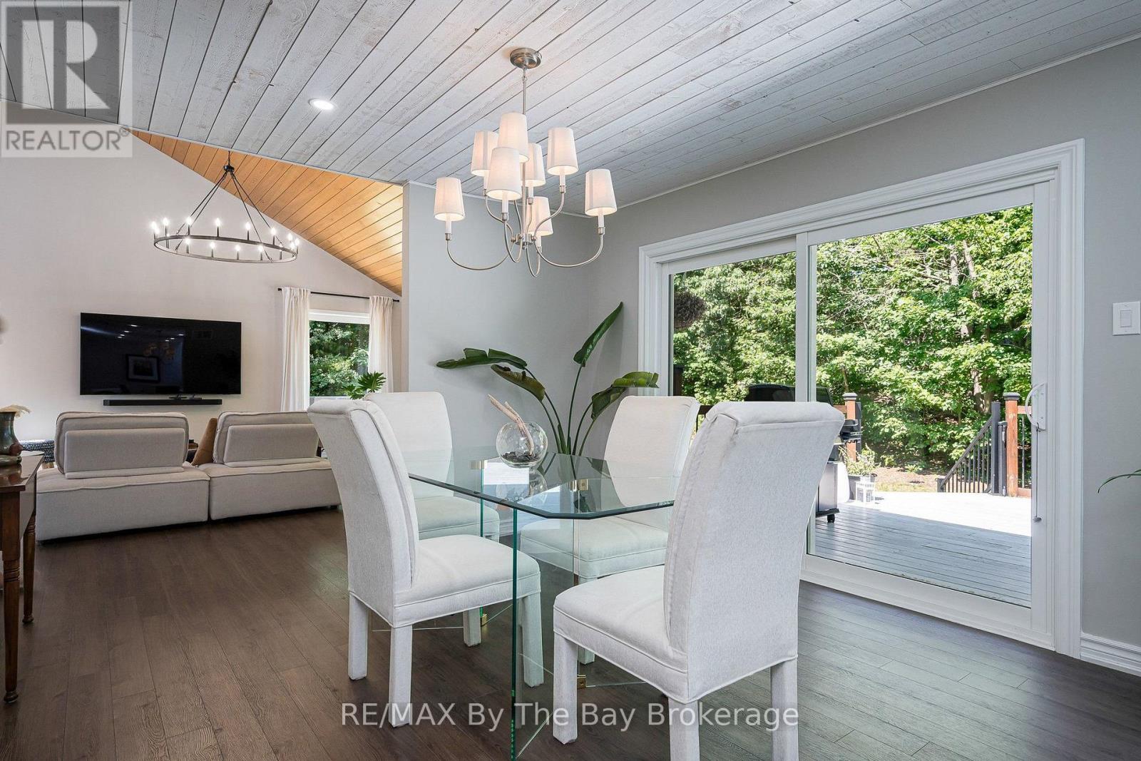 22 BRIDLEWOOD CRESCENT - 12