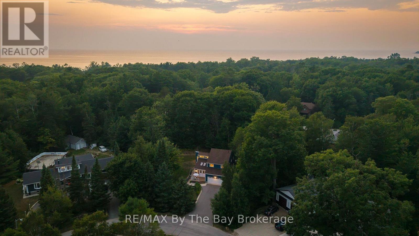 22 BRIDLEWOOD CRESCENT - 2