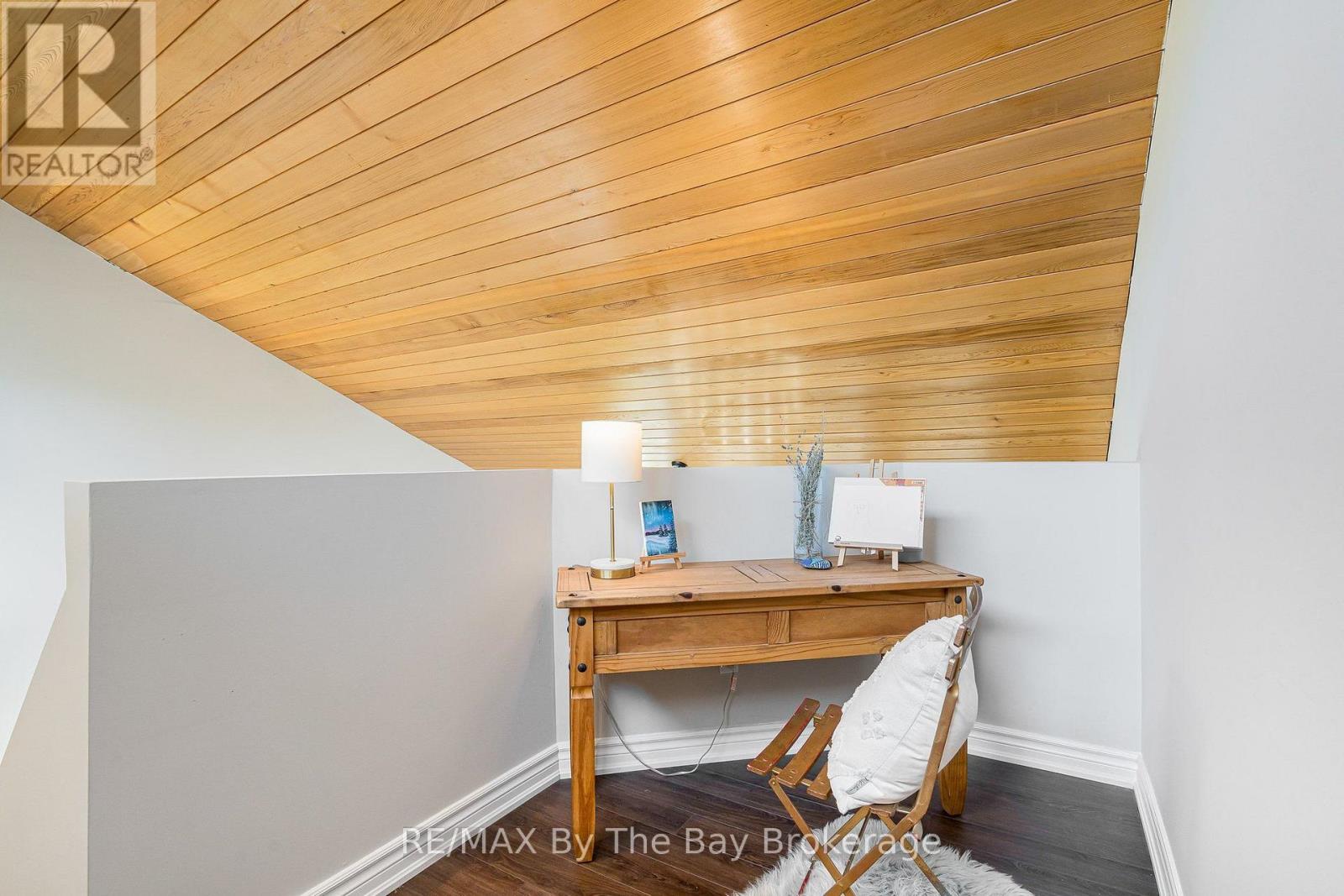 22 BRIDLEWOOD CRESCENT - 24