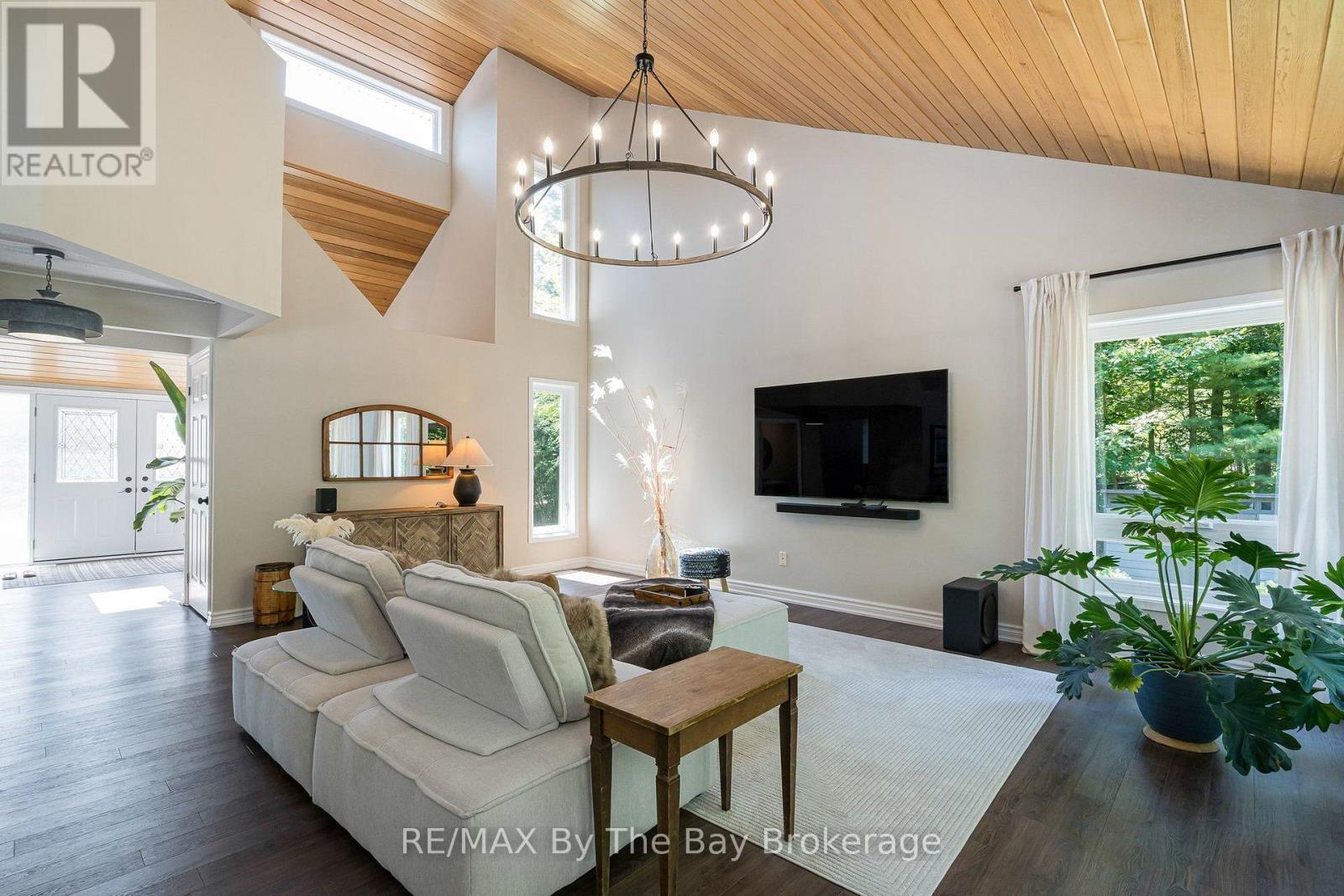 22 BRIDLEWOOD CRESCENT - 3