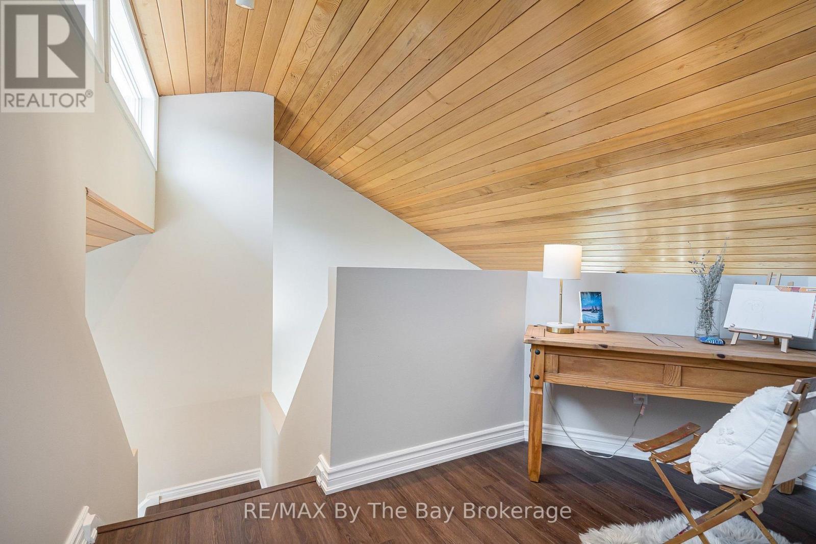 22 BRIDLEWOOD CRESCENT - 35