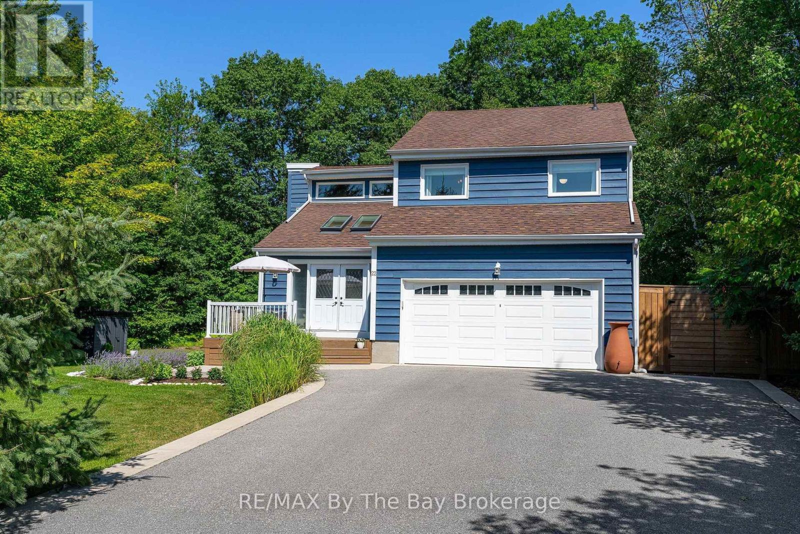 22 BRIDLEWOOD CRESCENT - 4