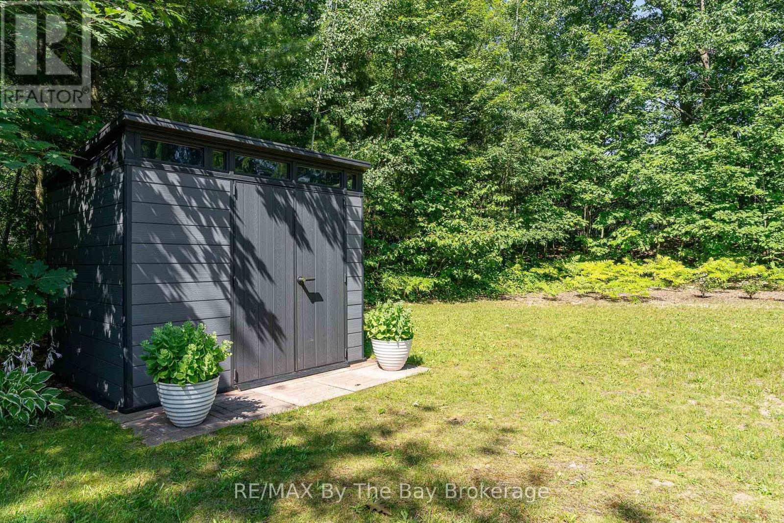 22 BRIDLEWOOD CRESCENT - 42