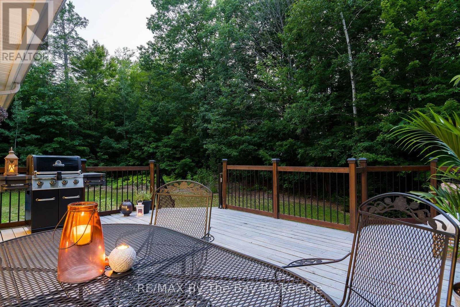 22 BRIDLEWOOD CRESCENT - 46