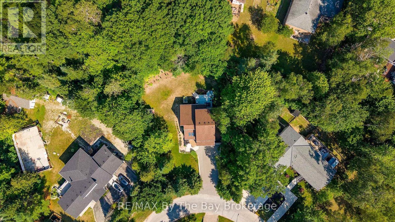 22 BRIDLEWOOD CRESCENT - 48