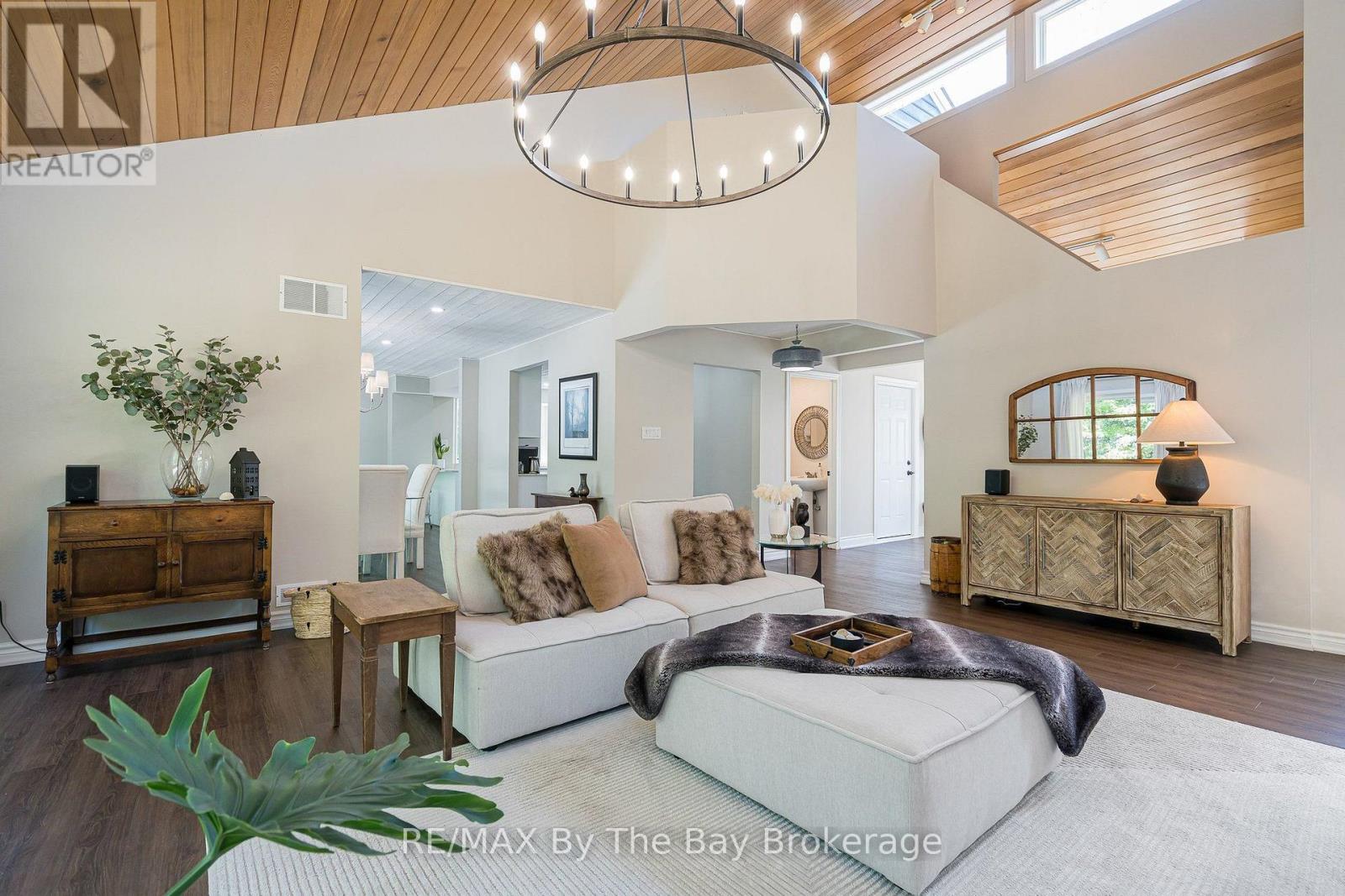 22 BRIDLEWOOD CRESCENT - 8