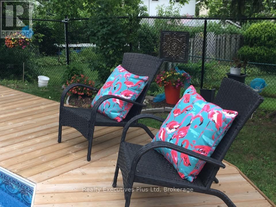 90 WESTERN AVENUE - 23
