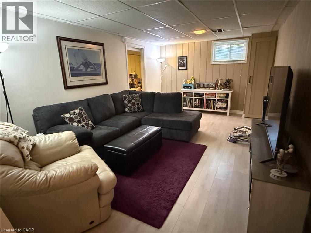 1345 COLONSAY Drive - Image 26