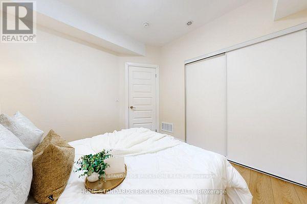 #53 19 ELDORA AVENUE - 18
