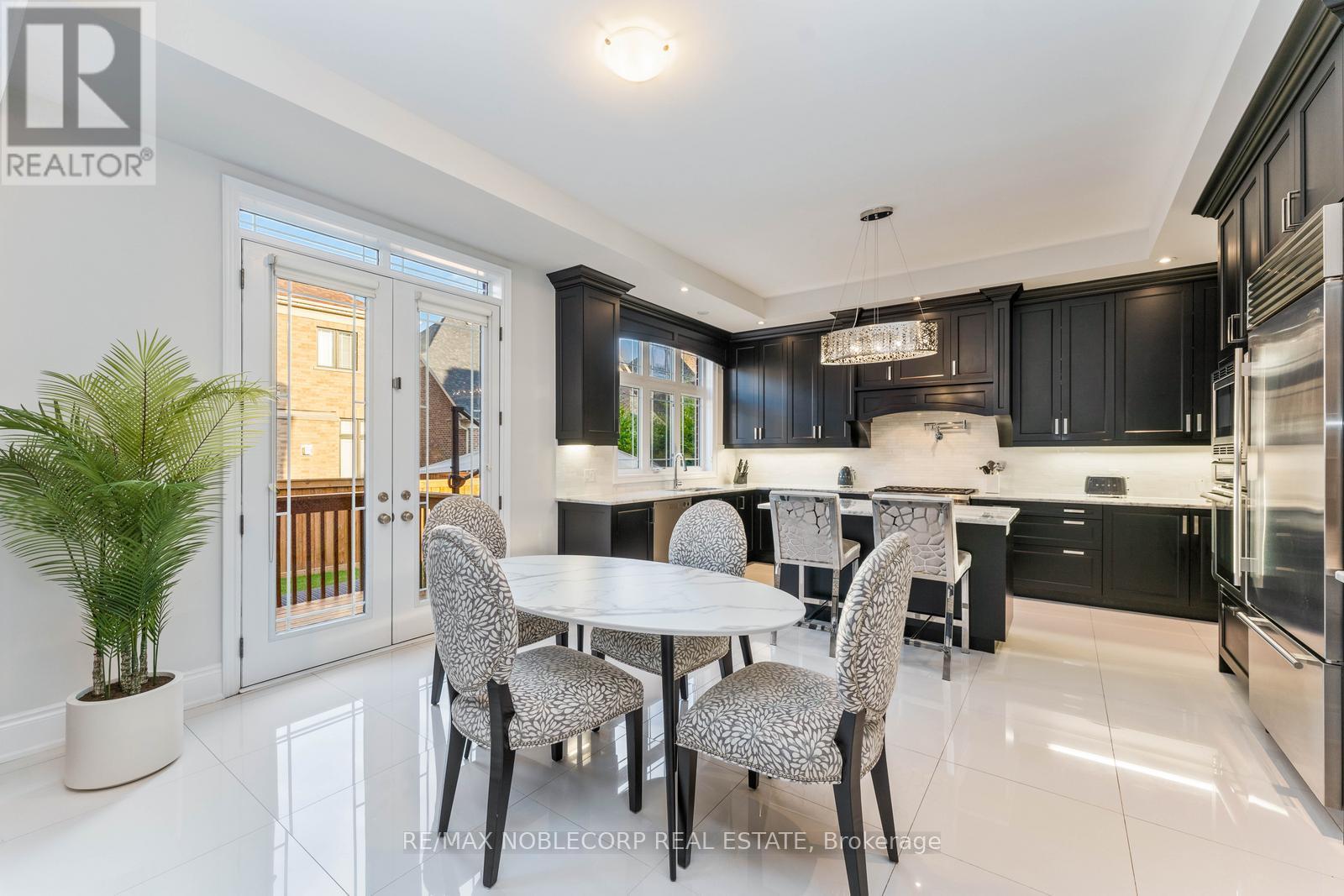 91 WOODGATE PINES DRIVE - 10