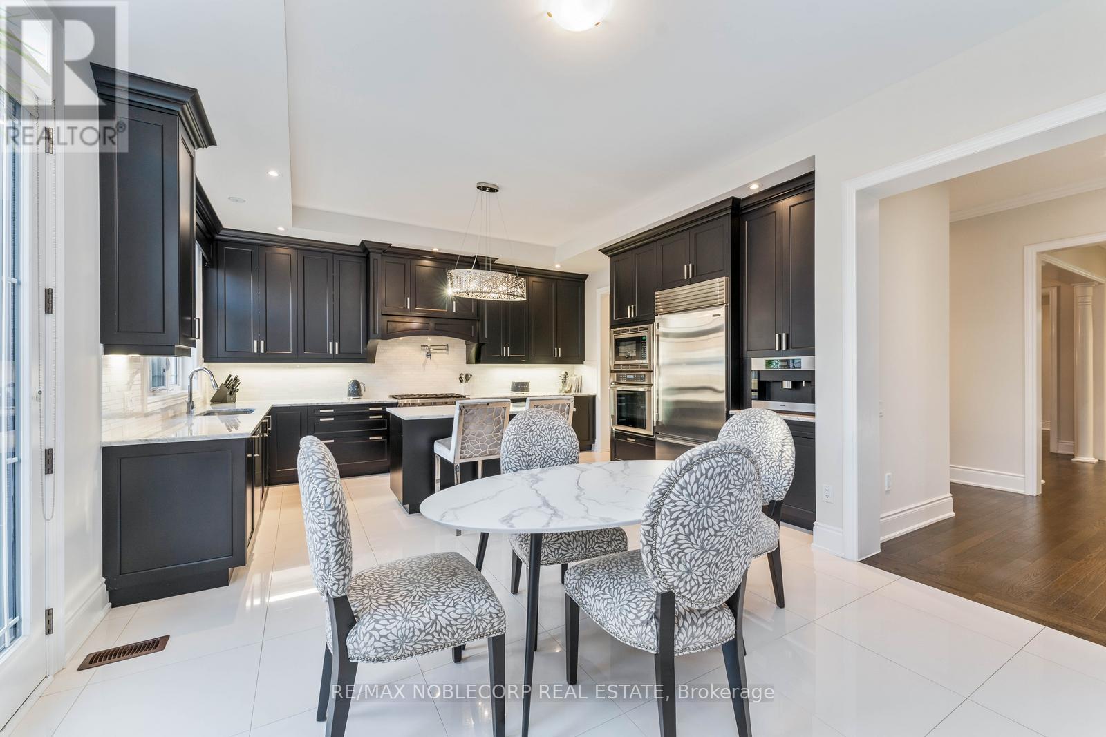 91 WOODGATE PINES DRIVE - 11