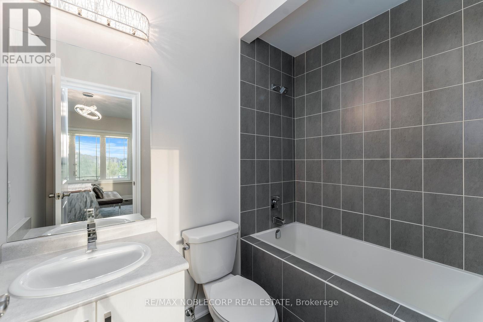 91 WOODGATE PINES DRIVE - 29