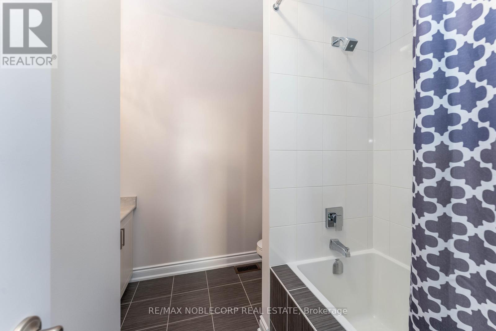 91 WOODGATE PINES DRIVE - 31
