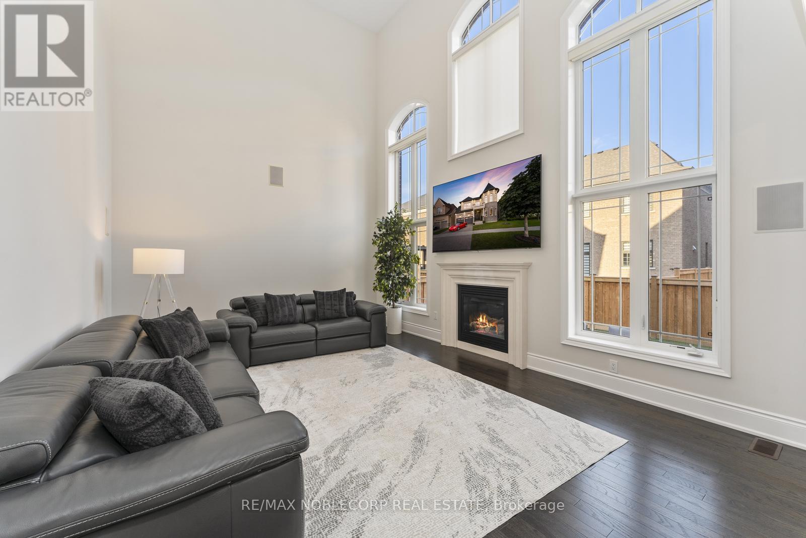91 WOODGATE PINES DRIVE - 8