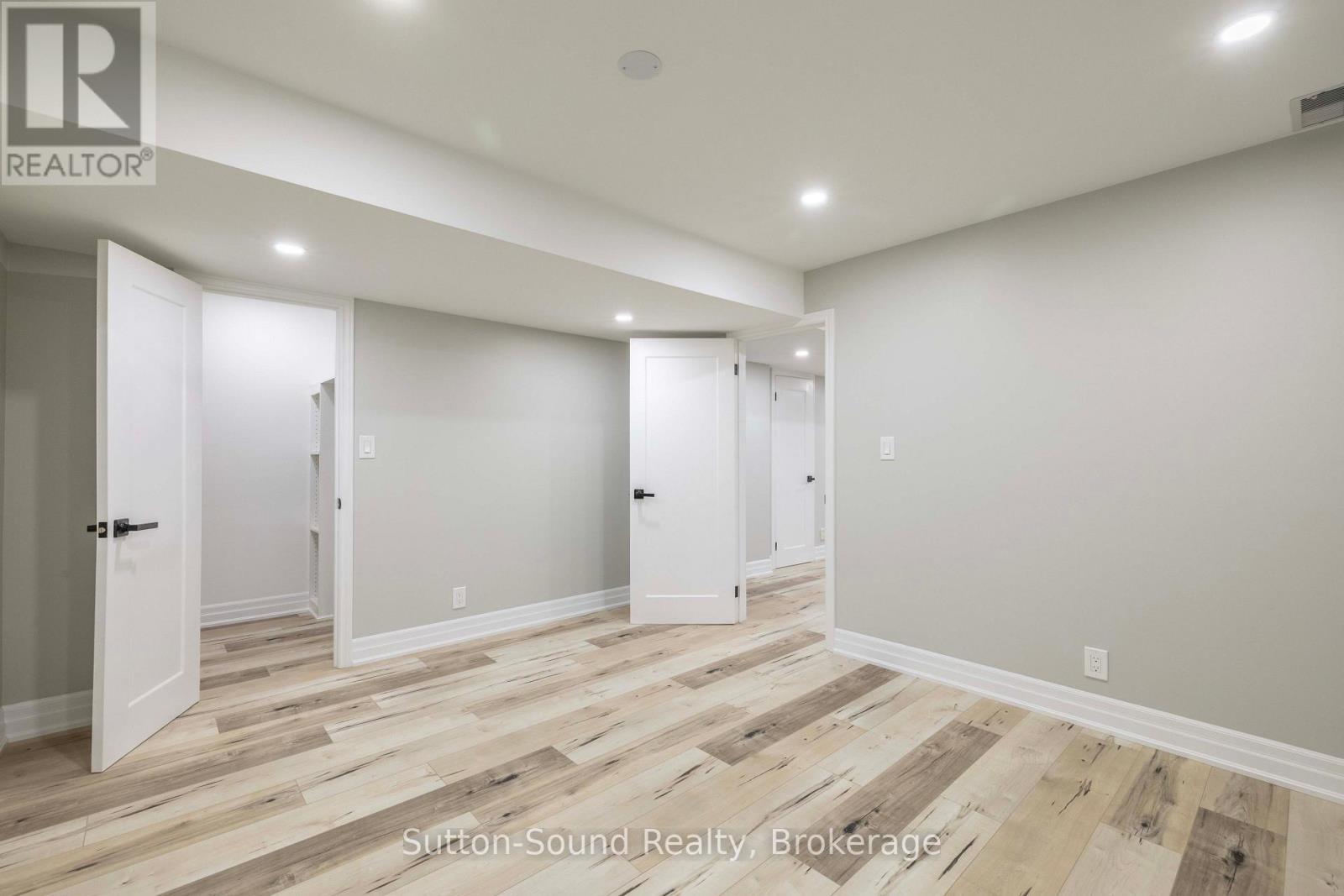 222404 DERBY-KEPPEL TOWNLINE - 32