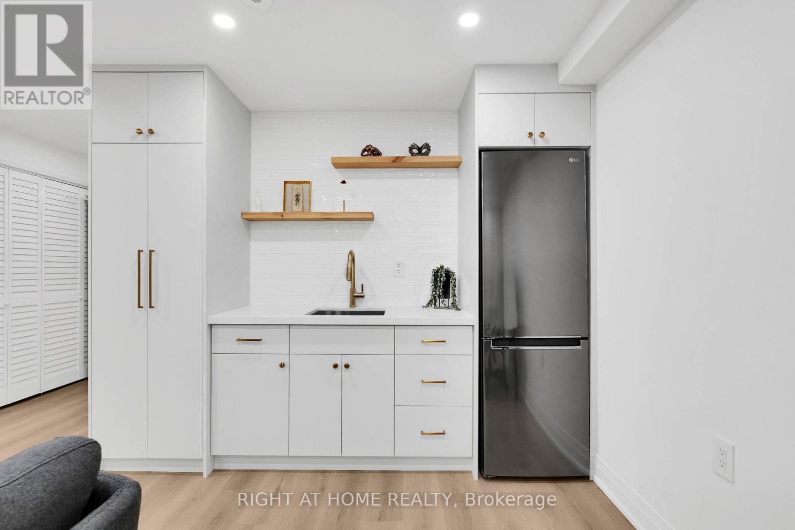 #23 1170 WEST SHORE DRIVE - 35