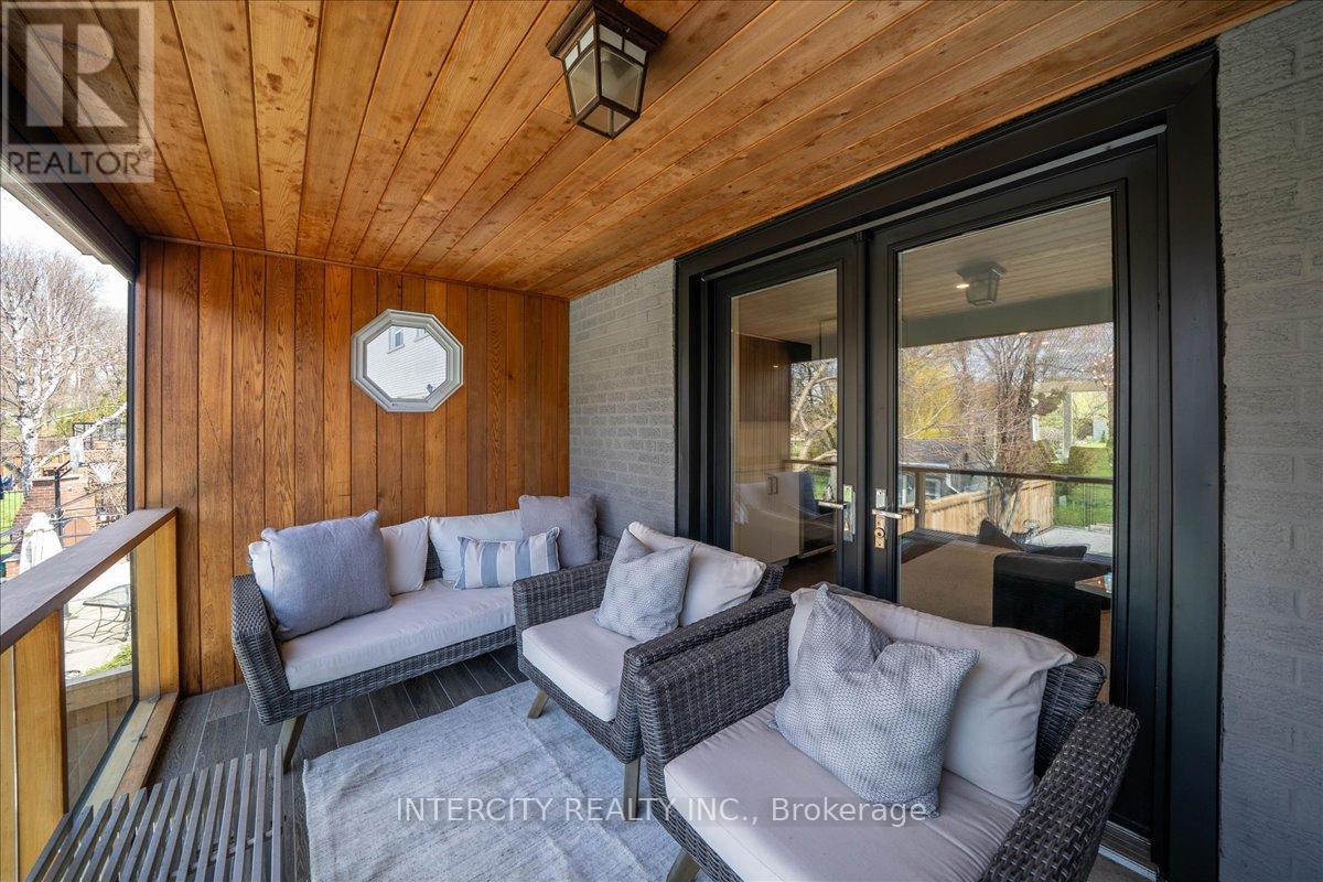 61 GOLFWOOD HEIGHTS - 18